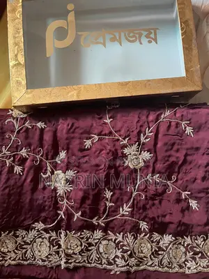পার্টি শাড়ি