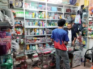 Running Cosmetics Shop for Sale with Decoration and Stock