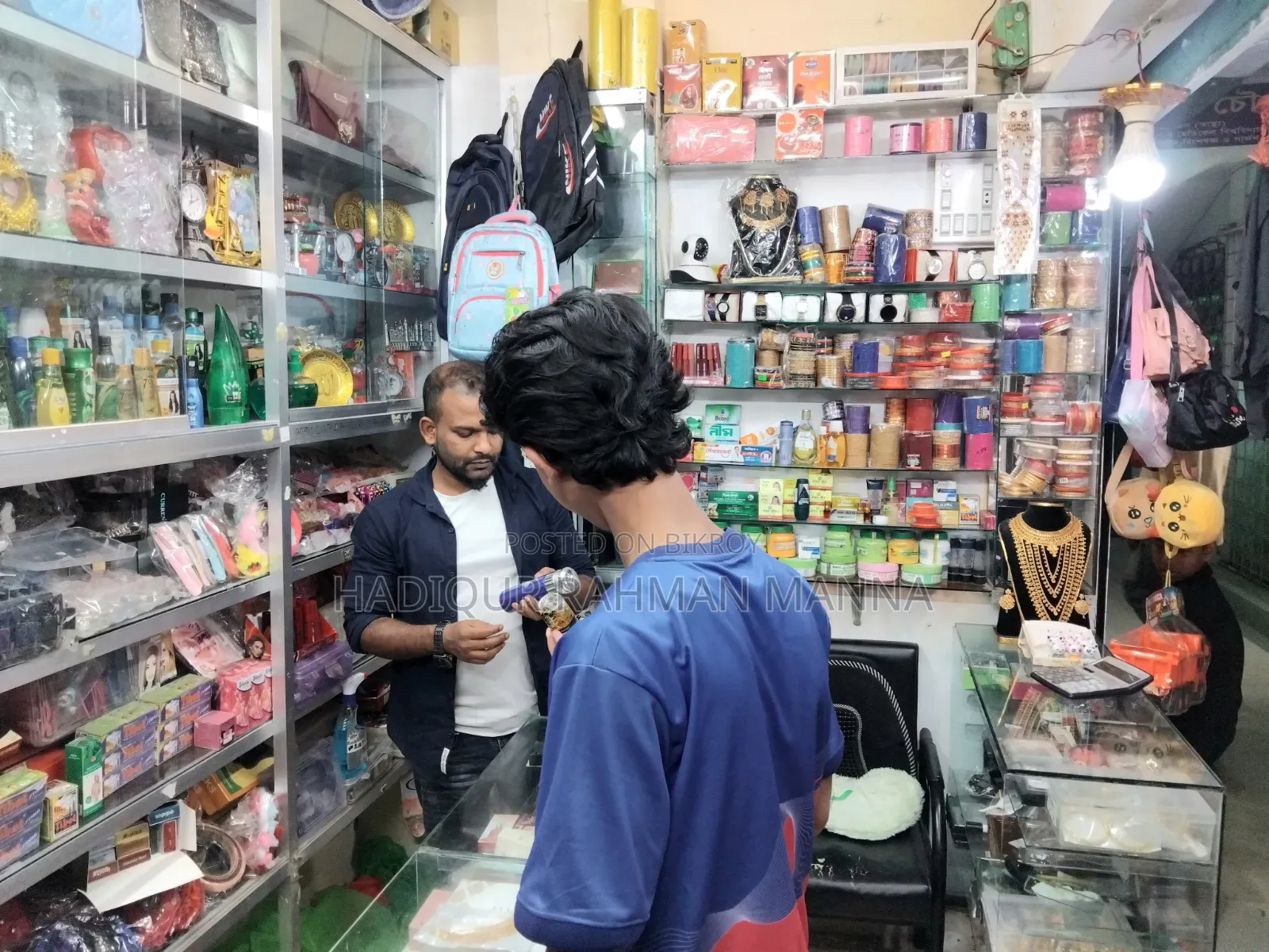 Running Cosmetics Shop for Sale with Decoration and Stock