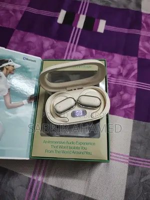 Headphone brought from America in 100/100 condition. Used for 10 days