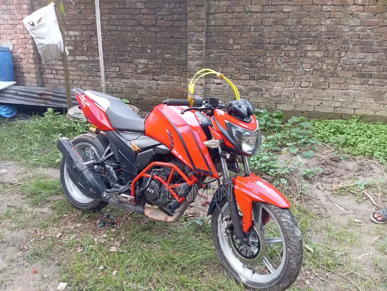New TVS Apache 160 4V 2021 Red