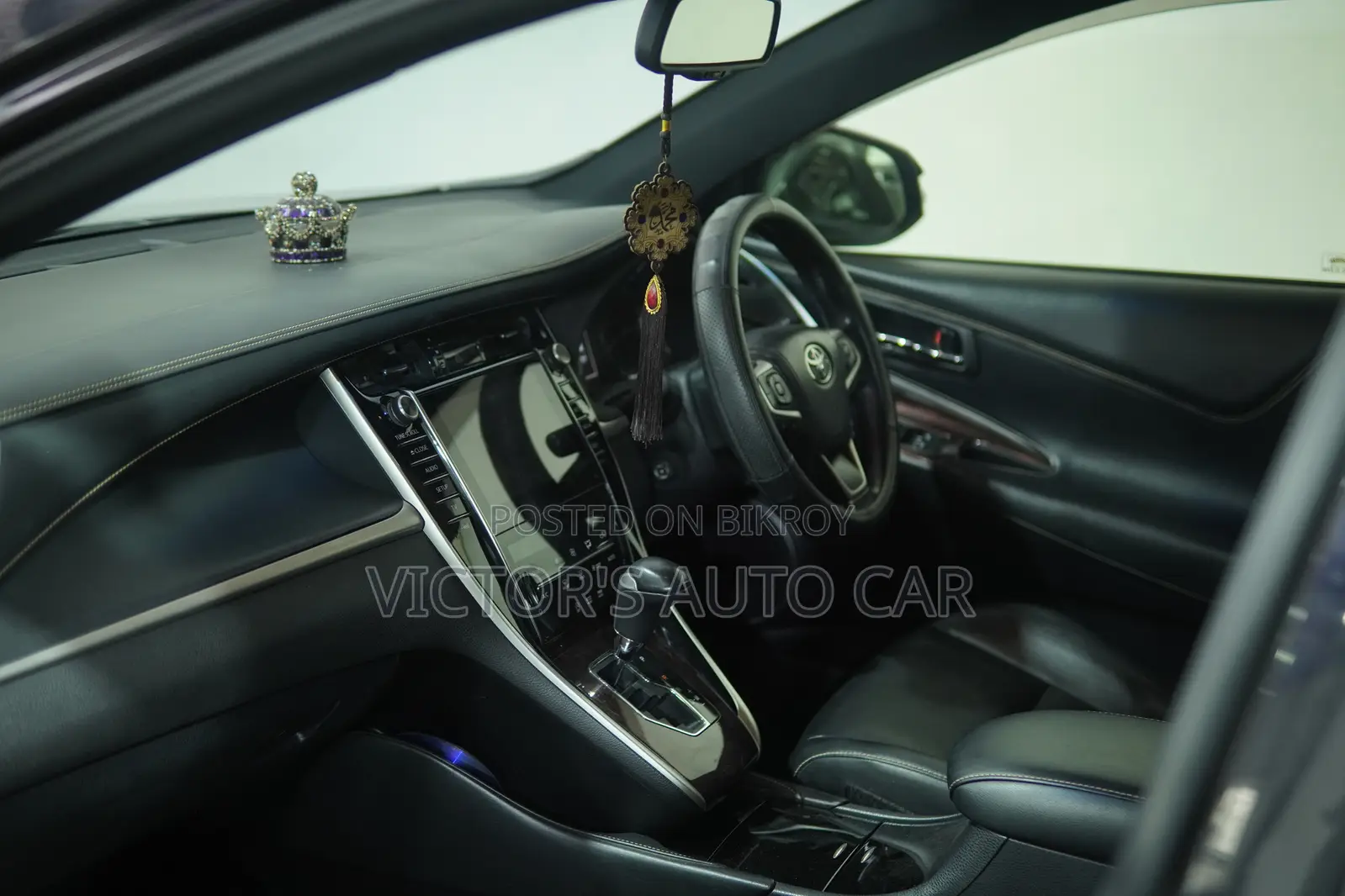 Toyota Harrier 2.0 2014 Black