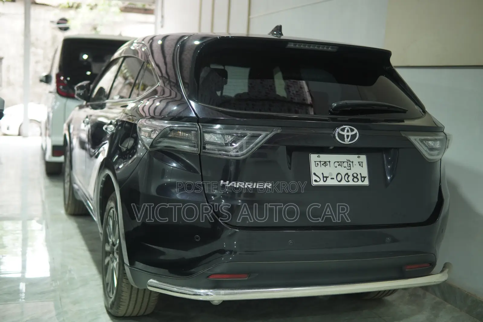 Toyota Harrier 2.0 2014 Black