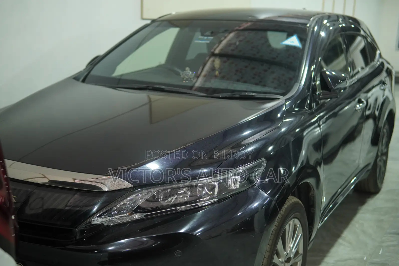 Toyota Harrier 2.0 2014 Black
