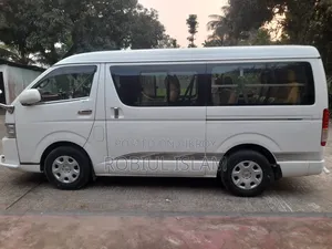 টয়োটা হাইএস সায়ায়া ২০০৪ পার্ল