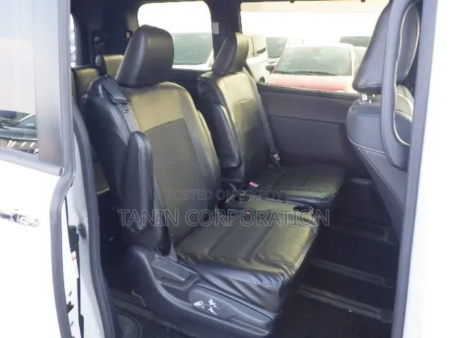 Toyota Noah 2021 Pearl