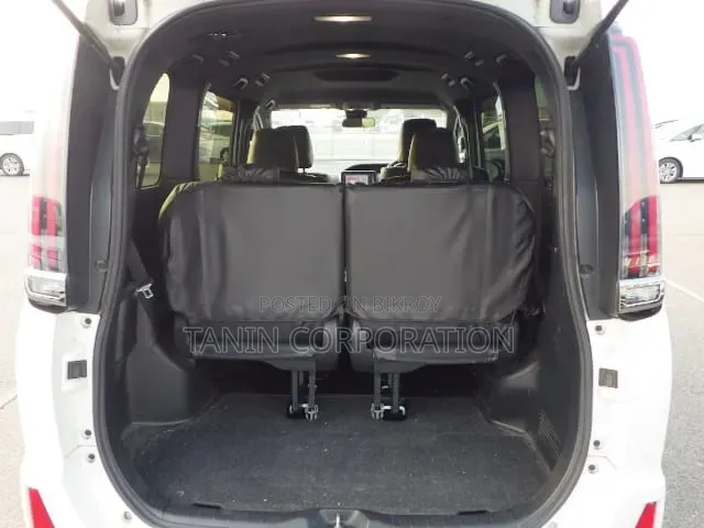 Toyota Noah 2021 Pearl
