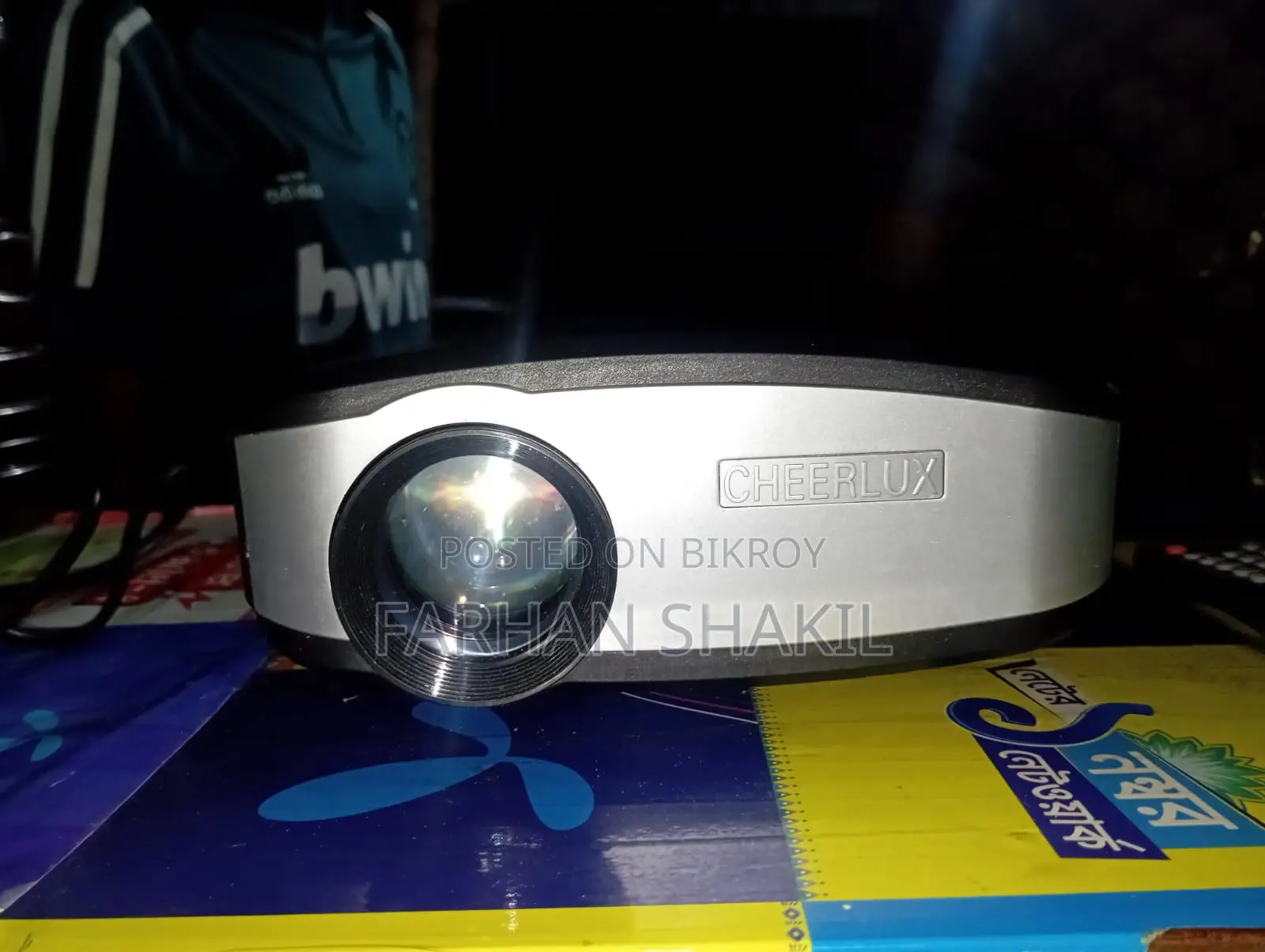 C6 Mini Projector