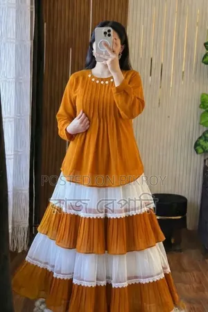 ট্রেন্ডি লেডিস টপস এবং স্কার্ট সেট