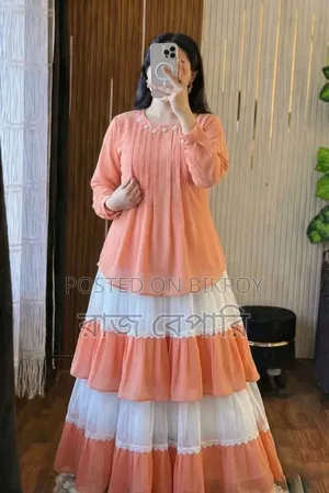 ট্রেন্ডি লেডিস টপস এবং স্কার্ট সেট