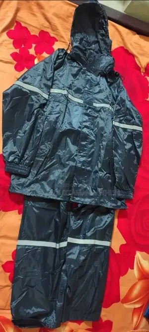 রেইন কোট (জ্যাকেট এবং ট্রাউজার)