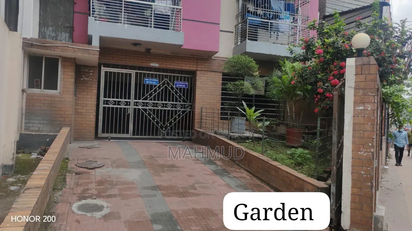 3-Bedroom Apartment in Matikata, Cantonment for Sale