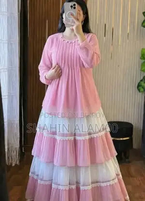 Trendy Ladies Tops and Skirt Set