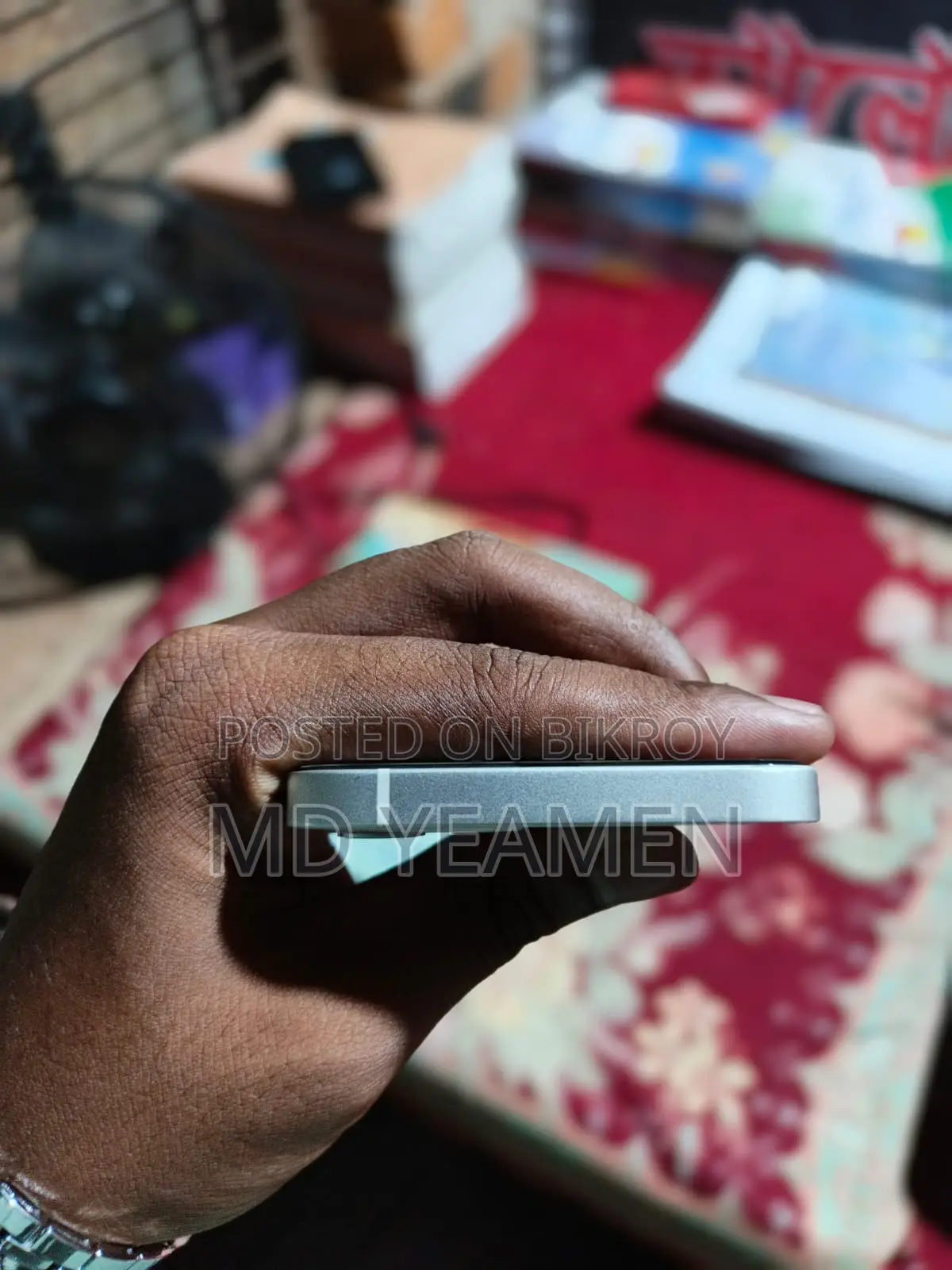 অ্যাপল আইফোন ১২ ৬৪ জিবি সাদা