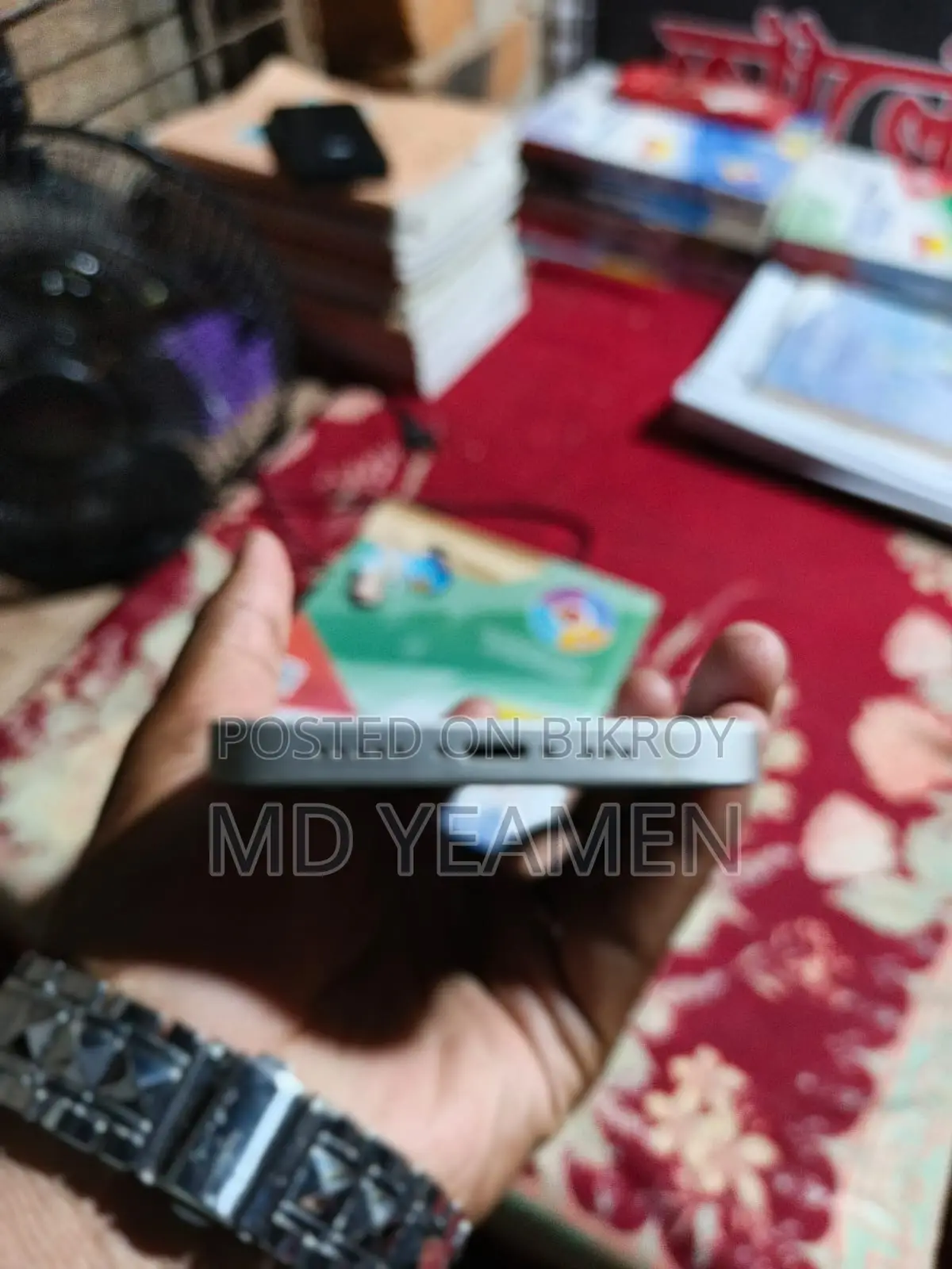 অ্যাপল আইফোন ১২ ৬৪ জিবি সাদা