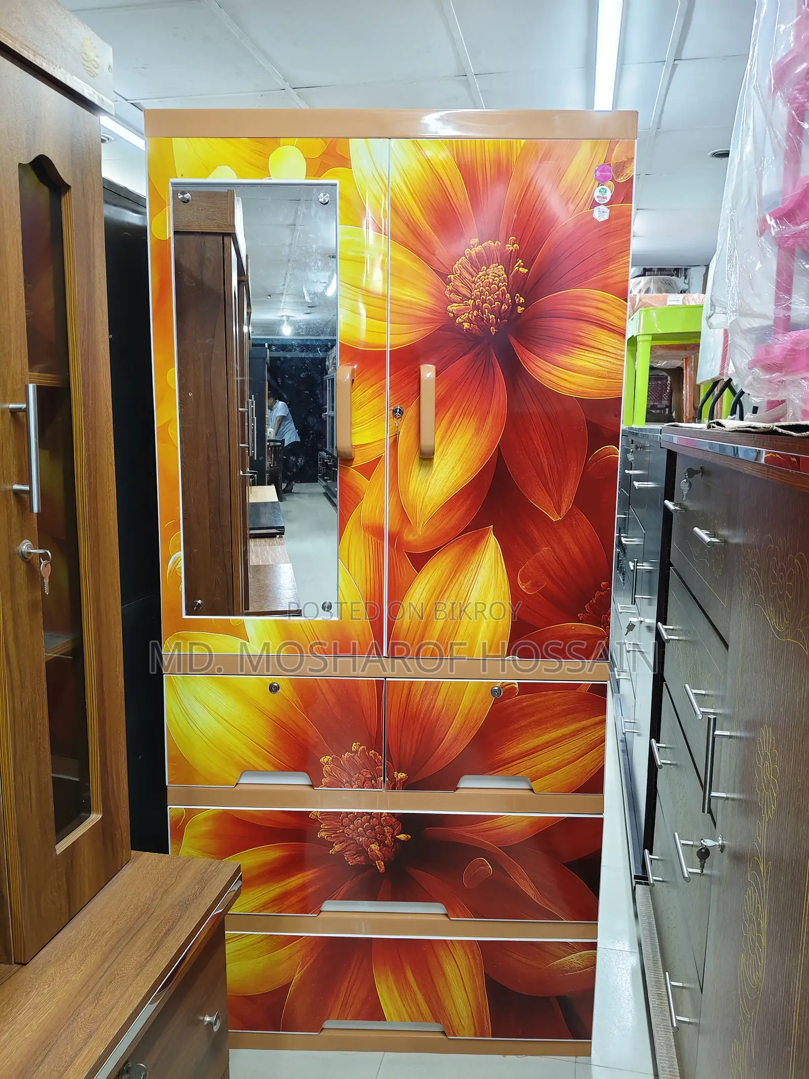 Titanium Almirah Glass 3 Drawer