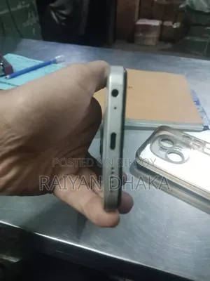 Tecno Spark Go 128 GB Silver