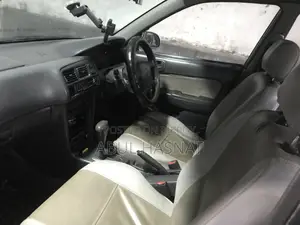 Toyota Corolla 1.6 Sedan 1997 Silver