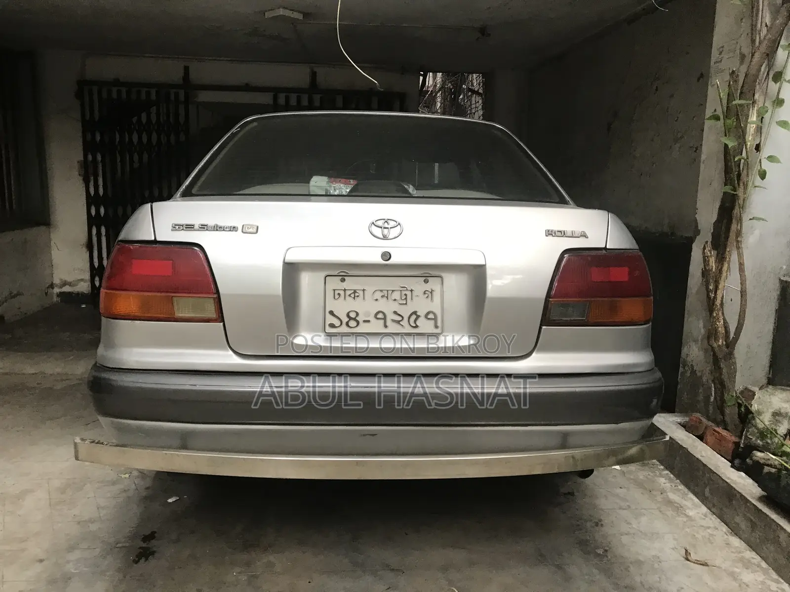 Toyota Corolla 1.6 Sedan 1997 Silver