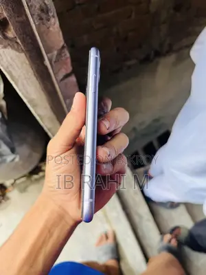 Apple iPhone 11 64 GB Purple