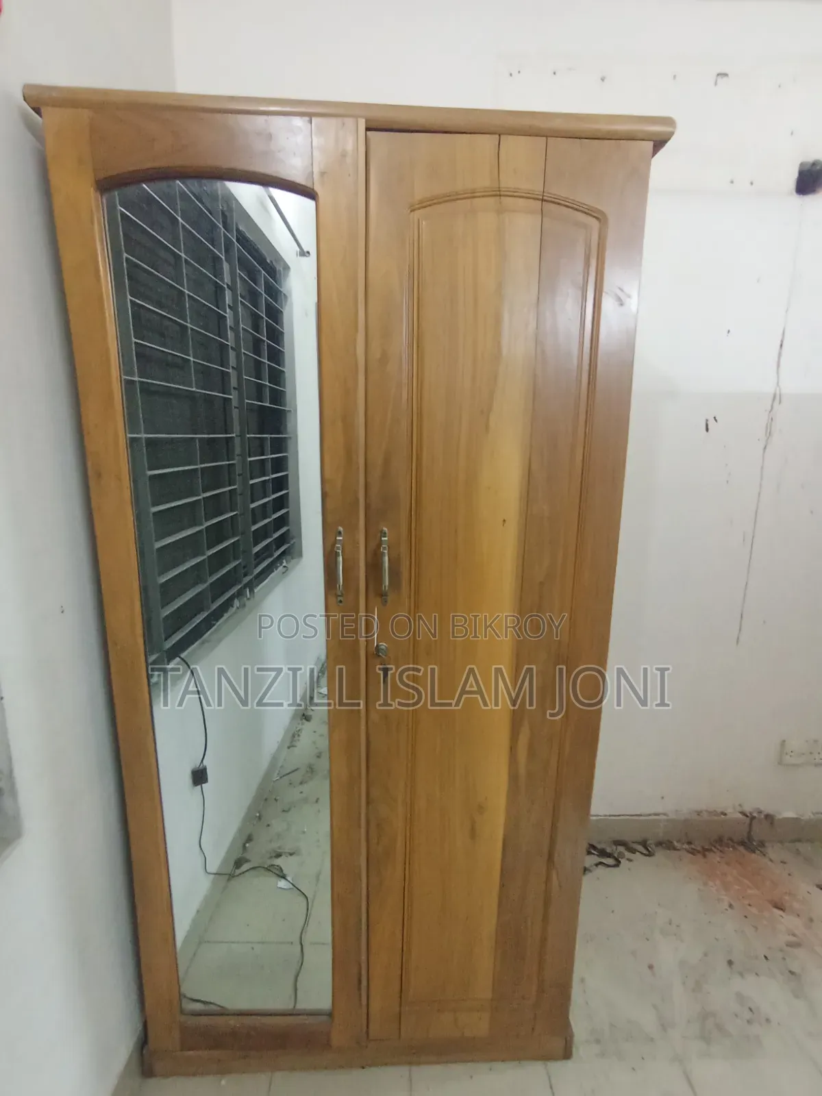 Wooden Almirah made of pure Teak wood