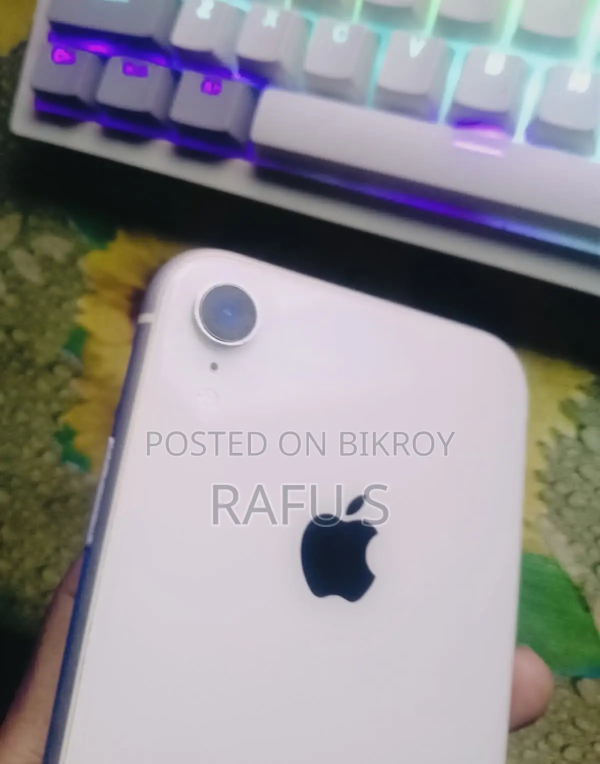 Apple XR 64 GB White