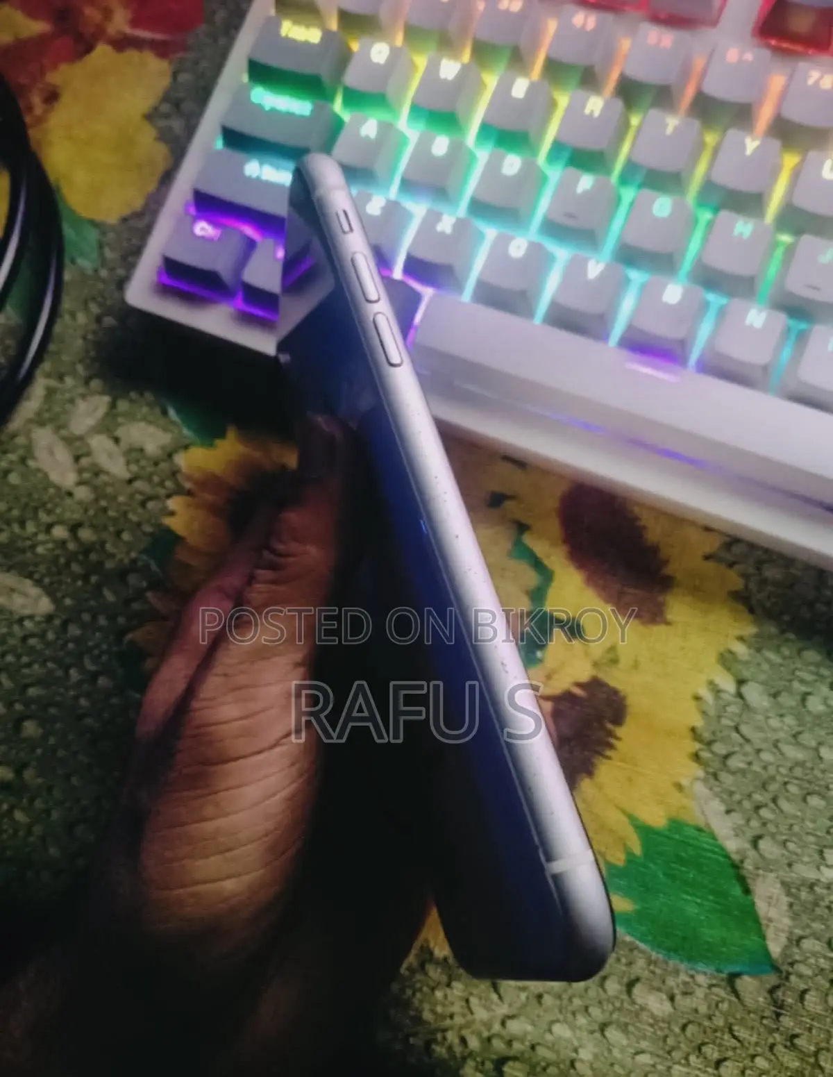 Apple XR 64 GB White
