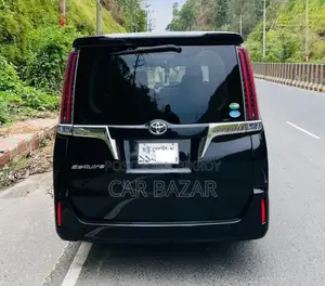 Toyota Noah 2.0 Front Wheel Drive (8 Seater) 2018 Black