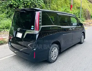 Toyota Noah 2.0 Front Wheel Drive (8 Seater) 2018 Black