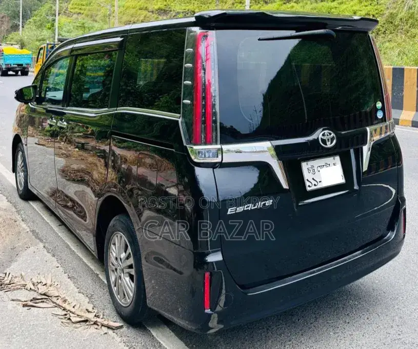 Toyota Noah 2.0 Front Wheel Drive (8 Seater) 2018 Black