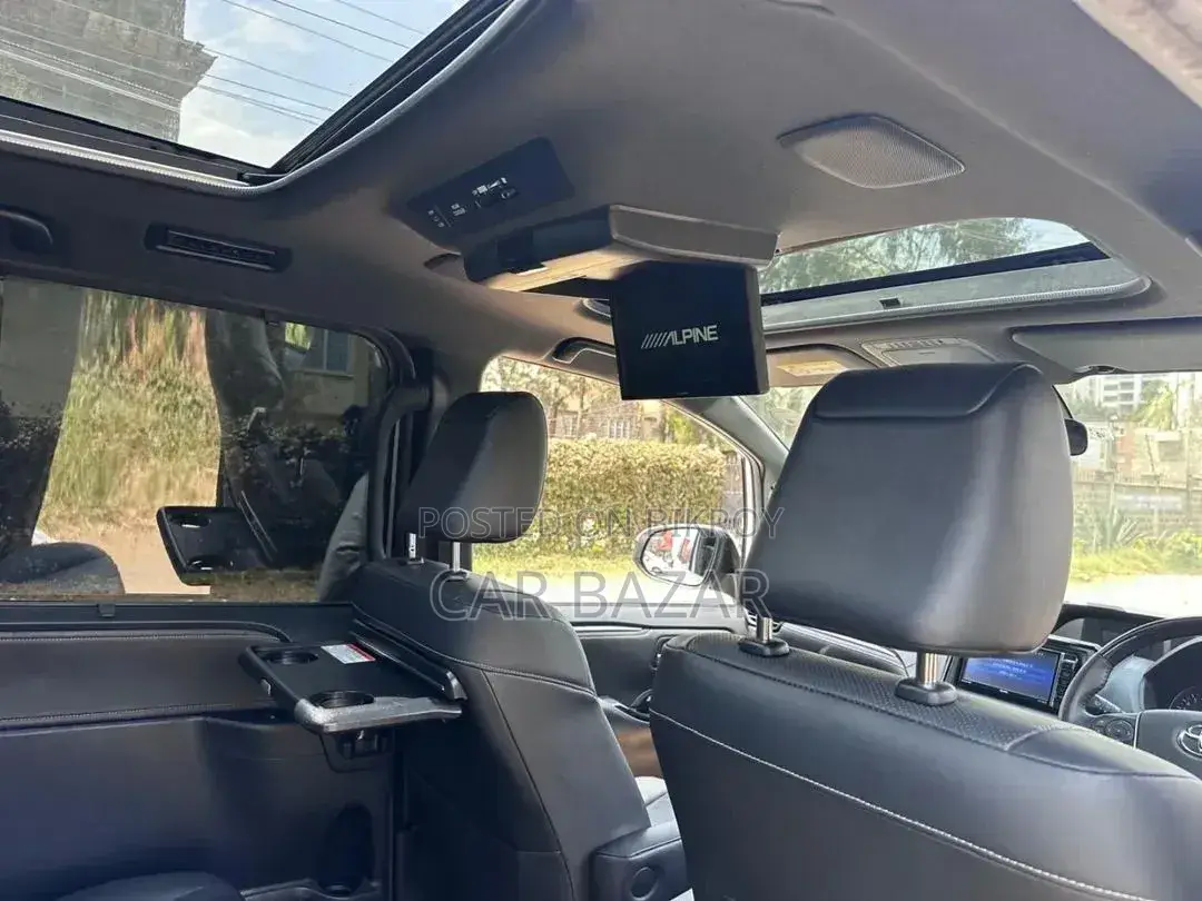 Toyota Noah 2.0 Front Wheel Drive (8 Seater) 2018 Black