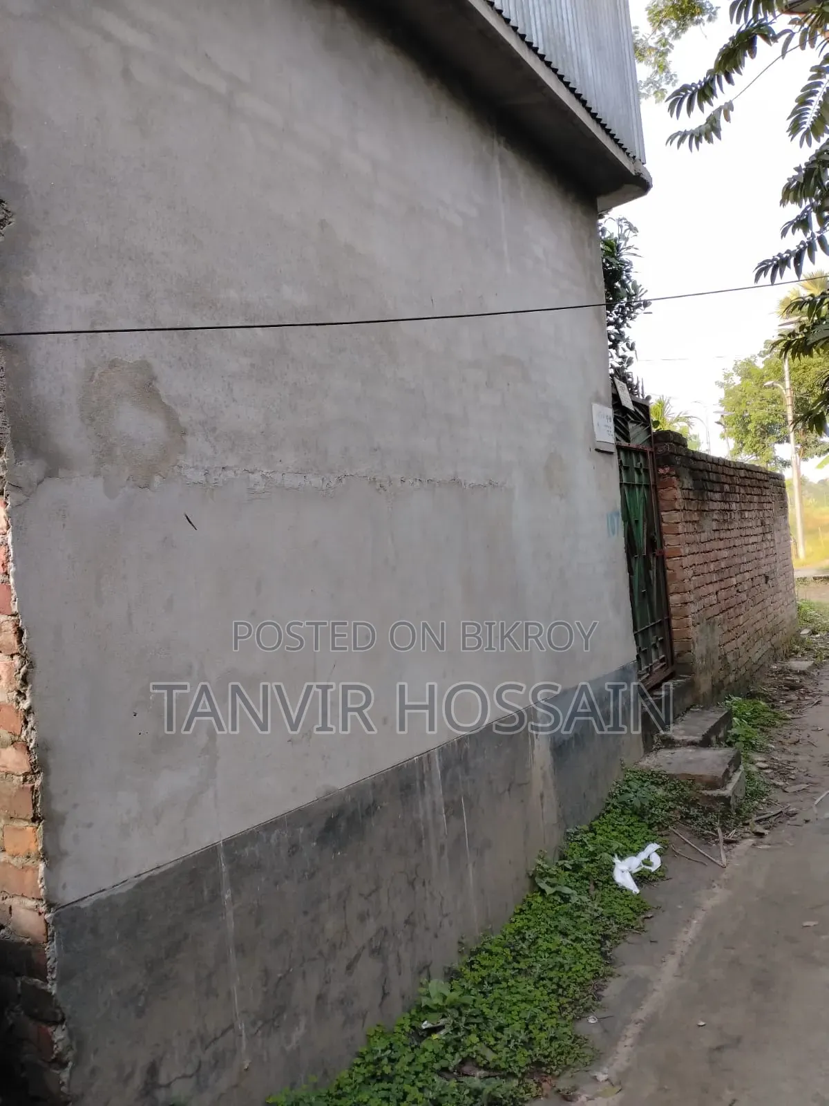 Furnished 5bdrm House in Demra for Sale