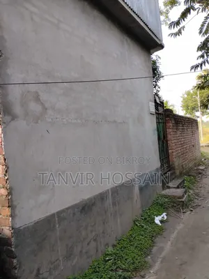 Furnished 5bdrm House in Demra for Sale
