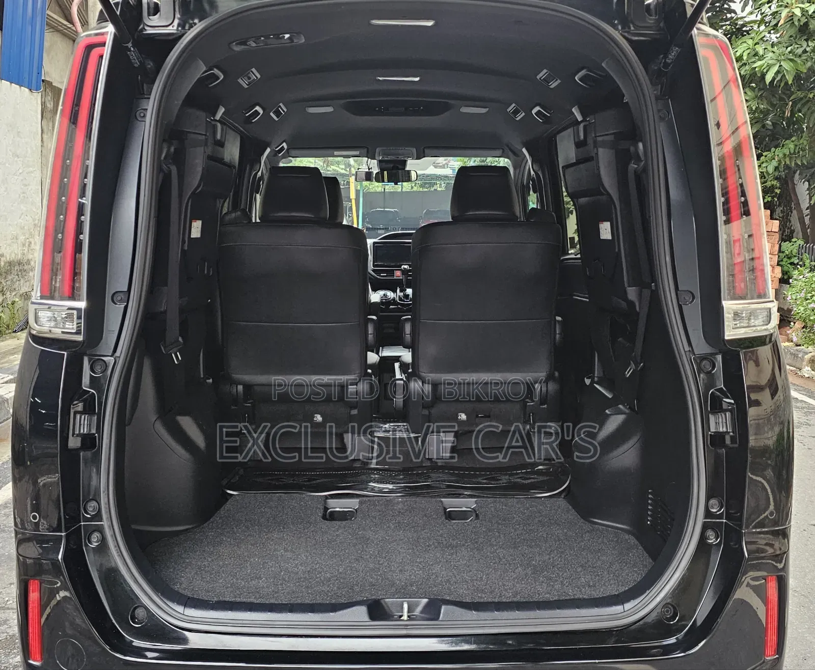 Toyota Esquire 2.0 FWD (7 Seater) 2019 Blue