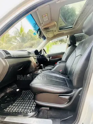 SsangYong Rexton 2014 Silver
