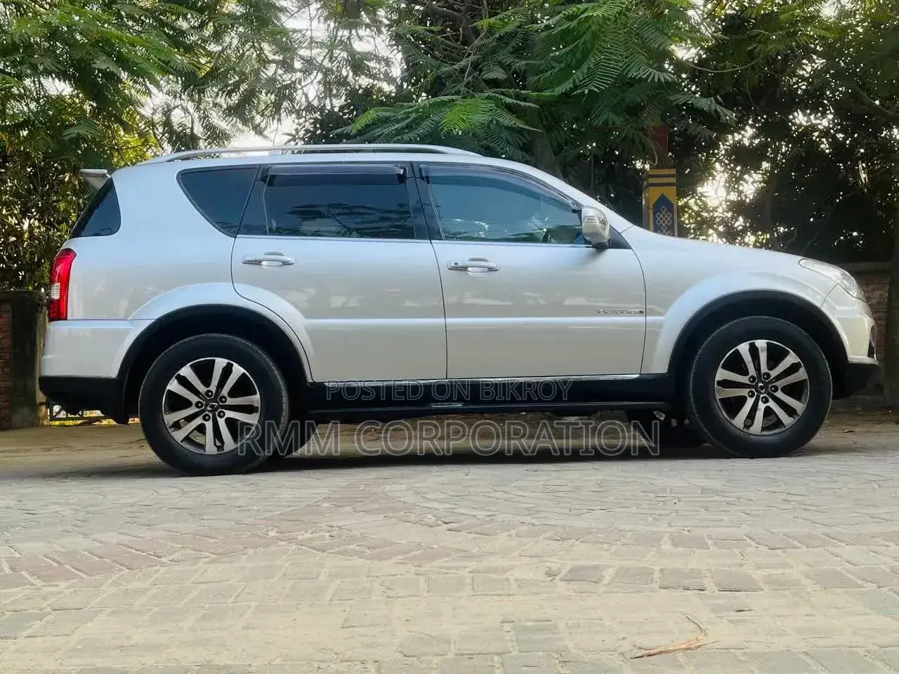 SsangYong Rexton 2014 Silver