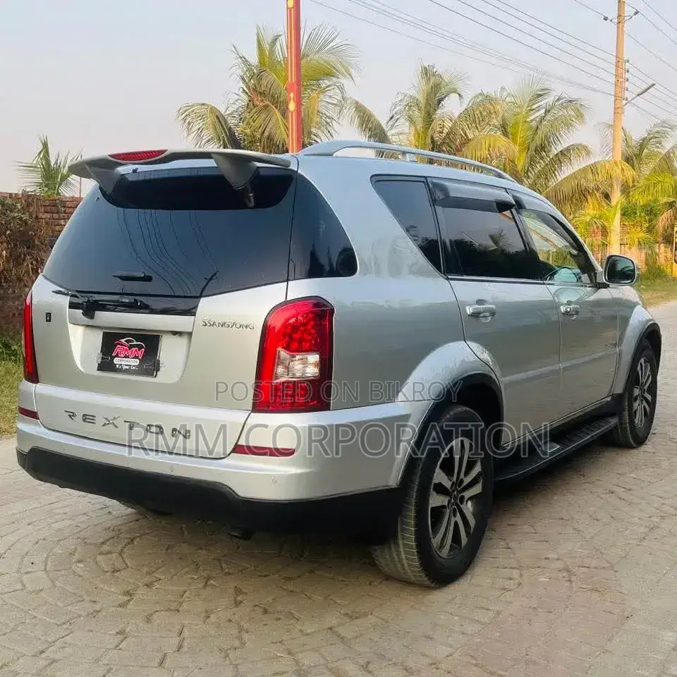 SsangYong Rexton 2014 Silver
