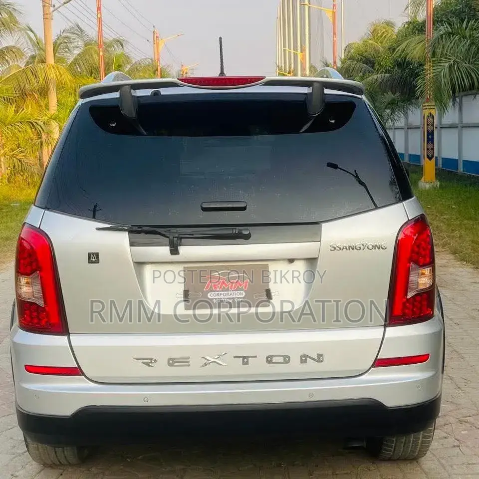 SsangYong Rexton 2014 Silver