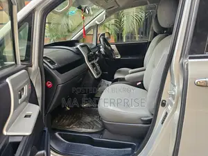 Toyota Noah 2011 Silver