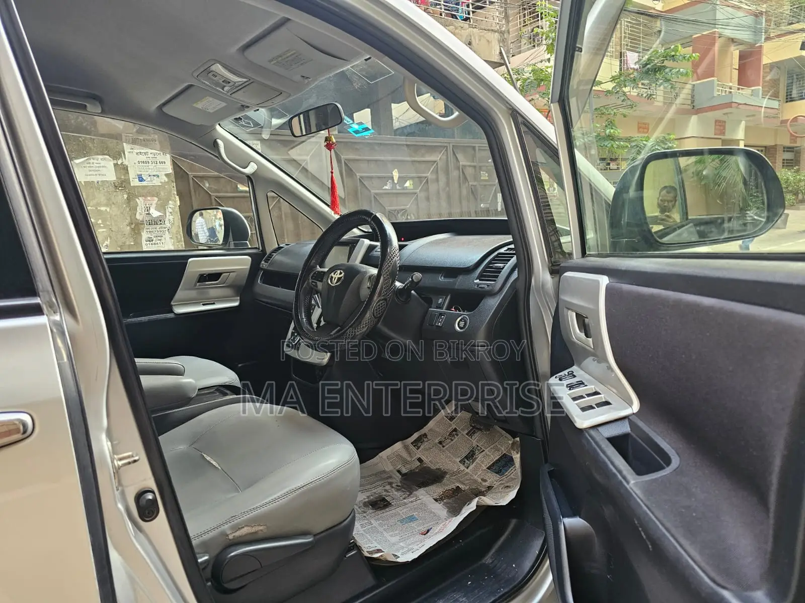 Toyota Noah 2011 Silver