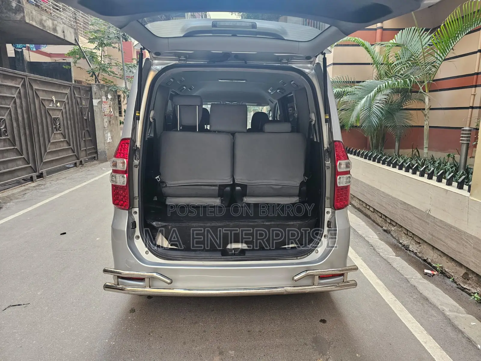 Toyota Noah 2011 Silver