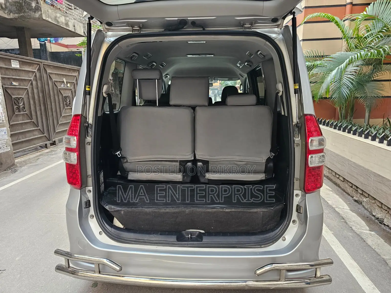Toyota Noah 2011 Silver