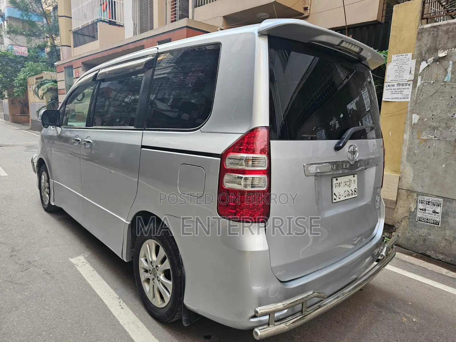 Toyota Noah 2011 Silver