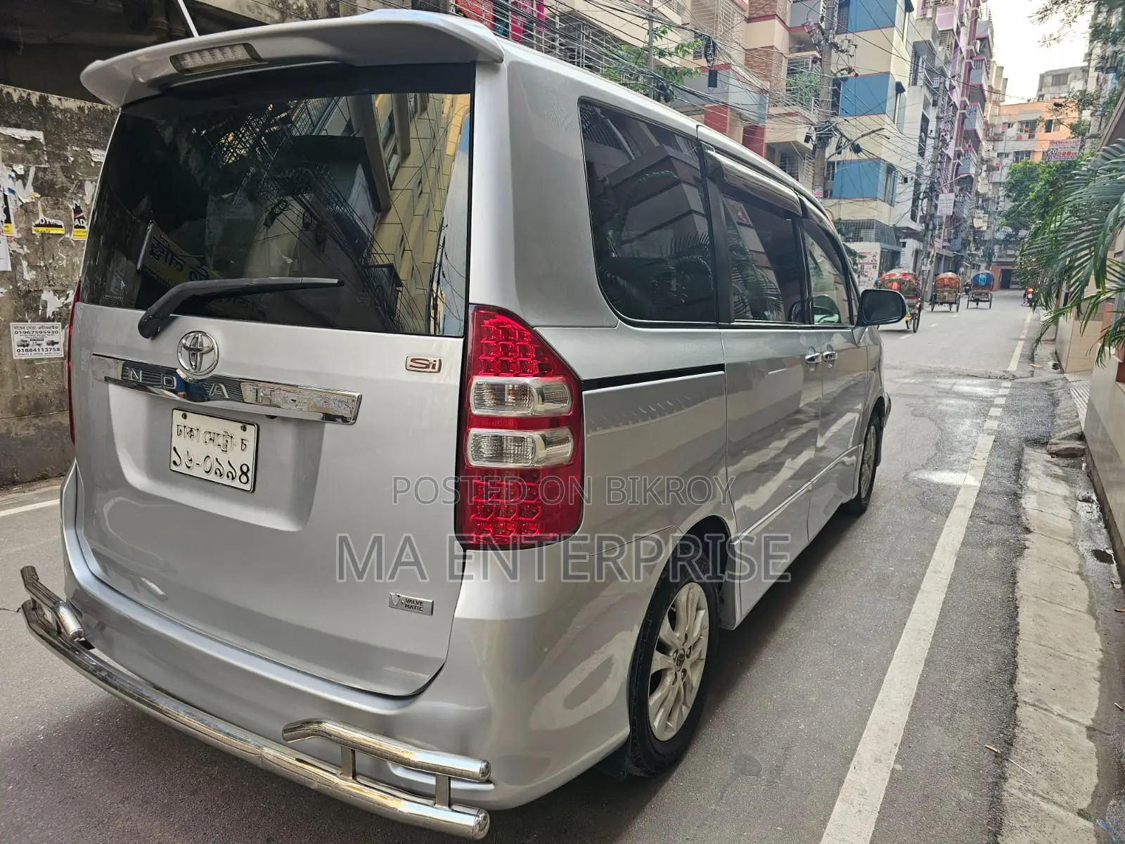 Toyota Noah 2011 Silver
