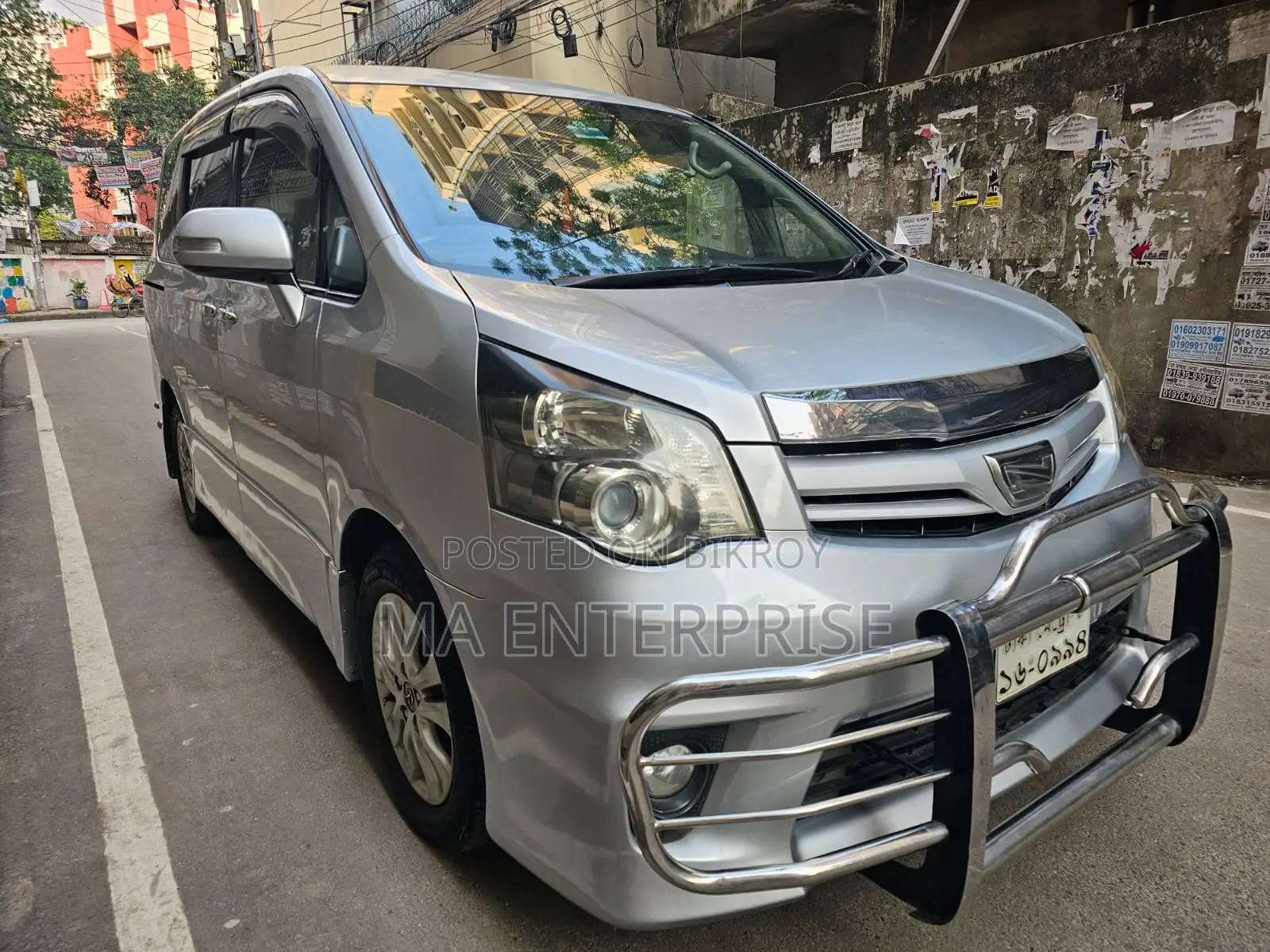 Toyota Noah 2011 Silver