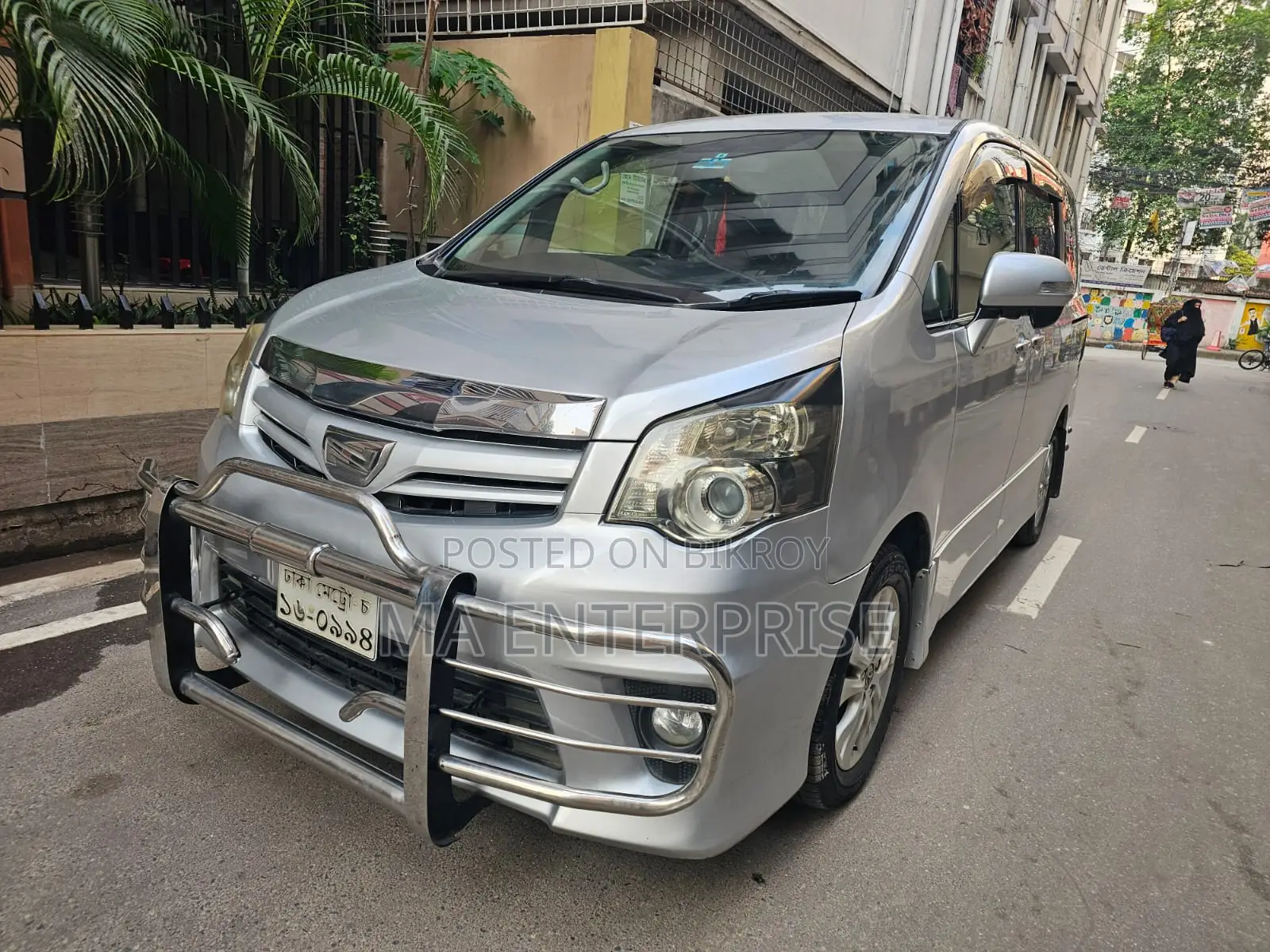 Toyota Noah 2011 Silver