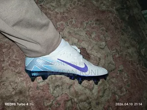 Title: Nike Football Boot (Steel Spike) – Size 40 Description: