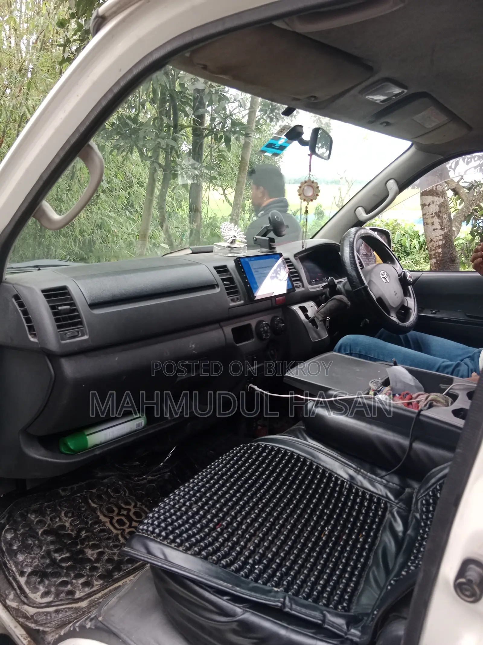 Toyota HiAce 2016 White