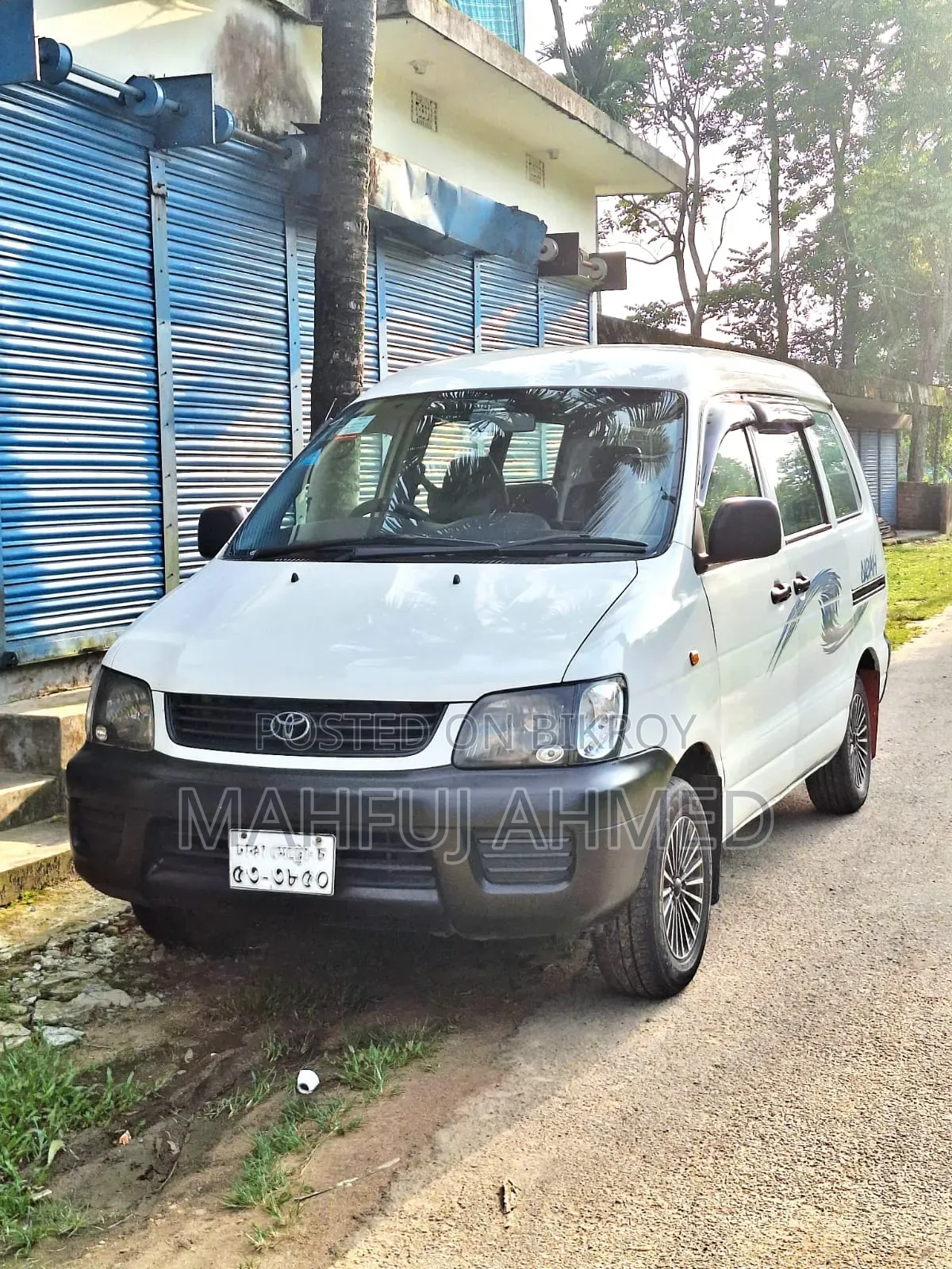Toyota Noah 2005 White