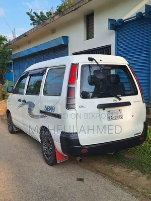 Toyota Noah 2005 White